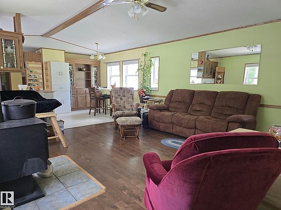 5th image of 408 3rd St E