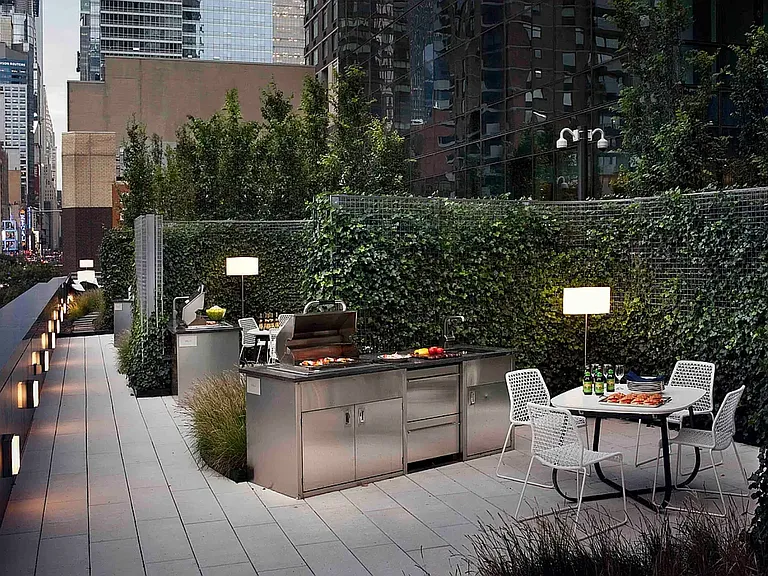 460 W 42nd St #51F — Photo 17