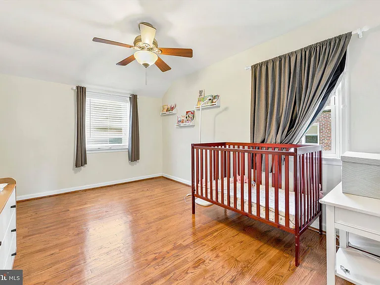 1646 Surrey Ln — Photo 14