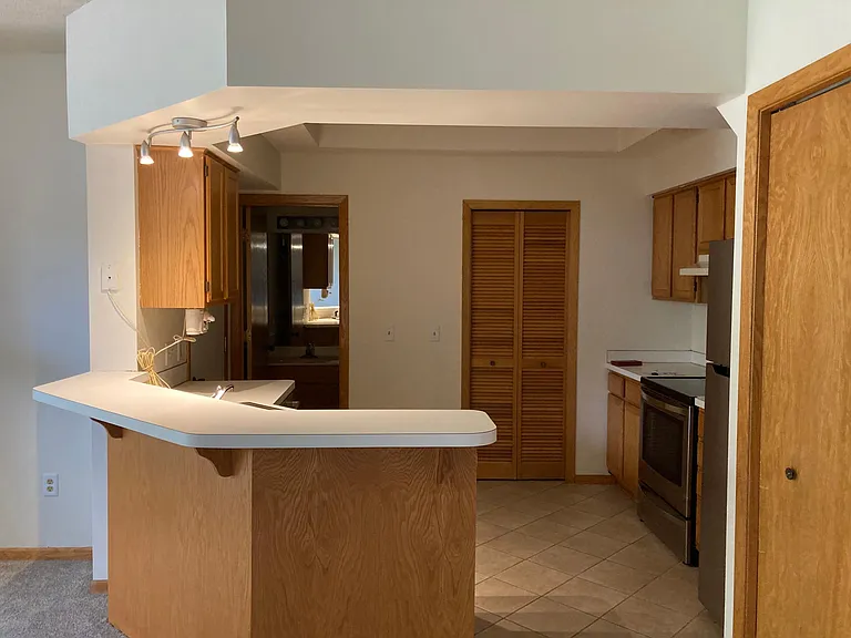 1908 Sapphire Point — Photo 2