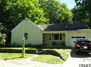 736 Pearse Rd, Niskayuna, NY 12309