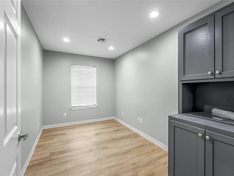 4730 Common St — Photo 10