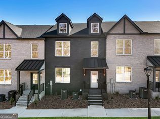 634 Oakleaf Grove Ln, Sugar Hill, GA 30518