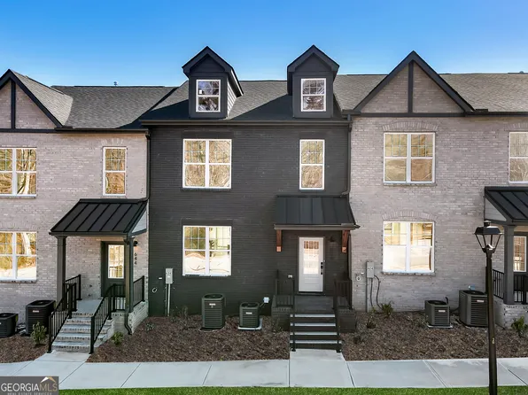 634 Oakleaf Grove Ln, Sugar Hill, GA 30518