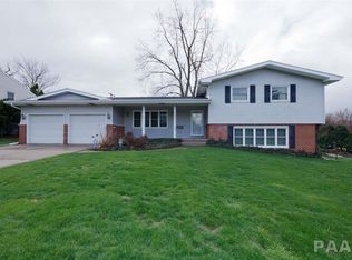 330 W Ivy Ln, Peoria, IL