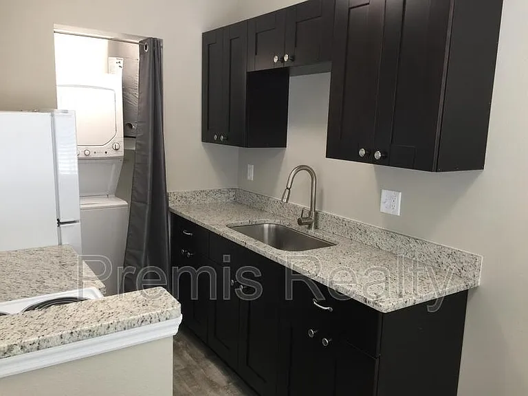 1186 Grove St — Photo 14