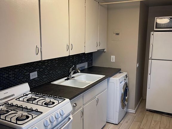 2nd image of 1308 S Pearl St #4
