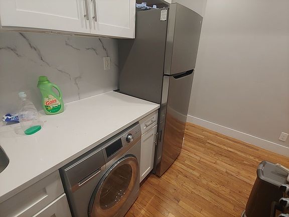 4th image of 124 E 103rd St #8A