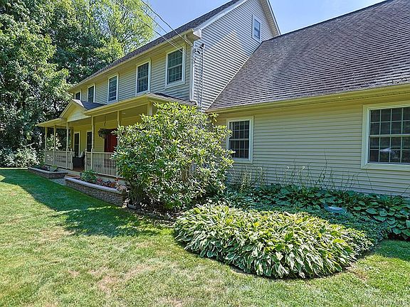 5th image of 211 Colden Hill Road