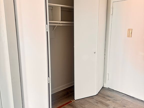 5th image of 14016 34th Ave APT 810