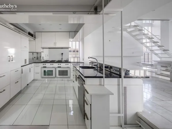 23 Beekman Place image 16 of 25