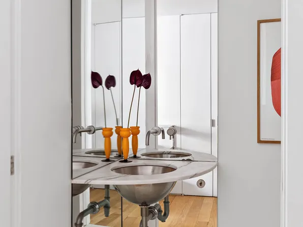 450 Warren Street image 6 of 19