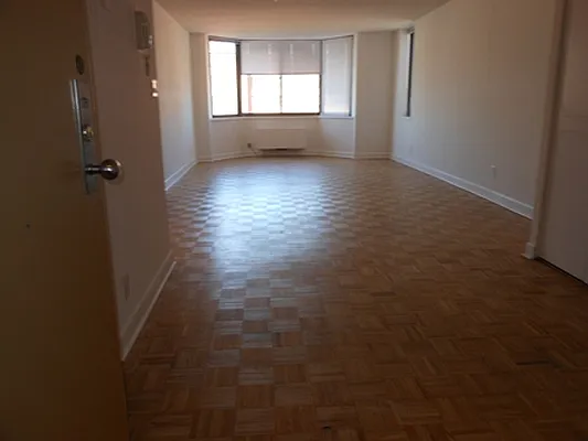 Rented by Realty Operations Group | media 4