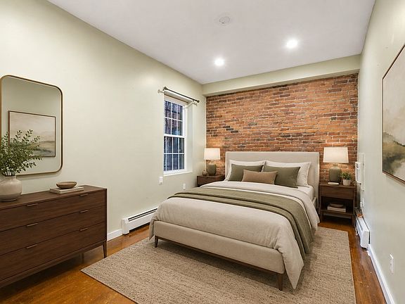 2nd image of 15 Blackwood St APT 2