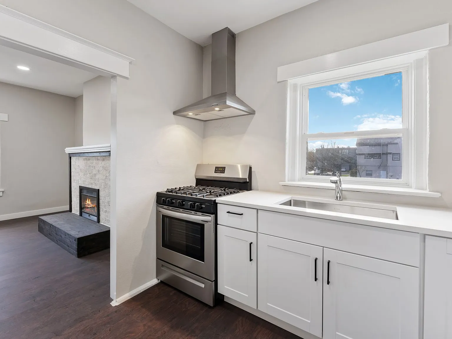 Bright & Large 2BR Apartment Available Now — Photo 3