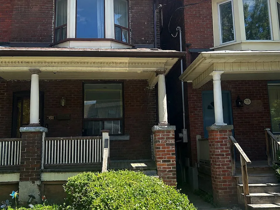 761 Markham St #BASEMENT