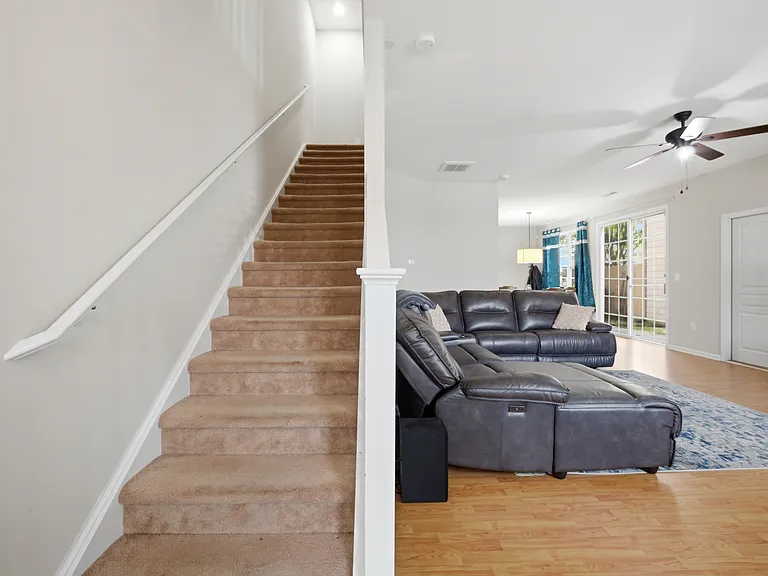 5325 Brinsley Ln — Photo 4