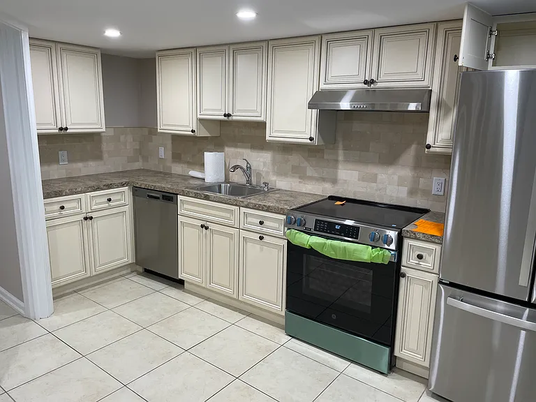 136 Garrett Ave #1 — Photo 15