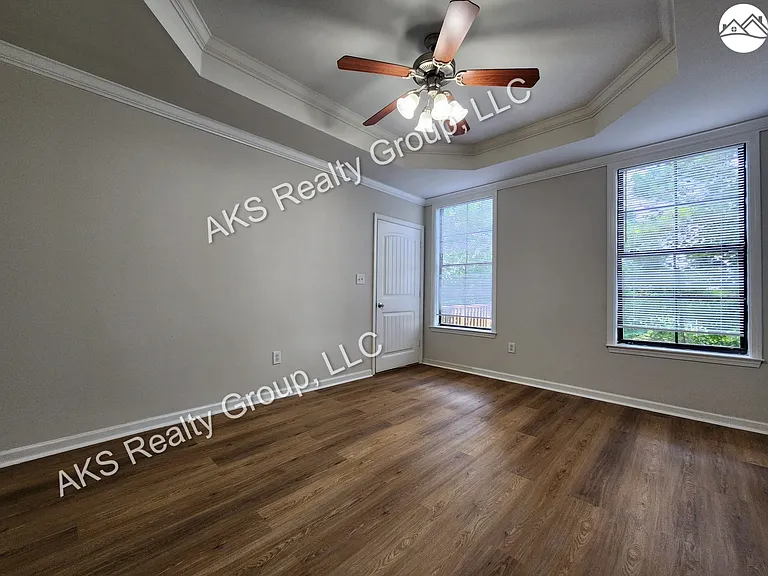 2269 Ridgemont Dr — Photo 8