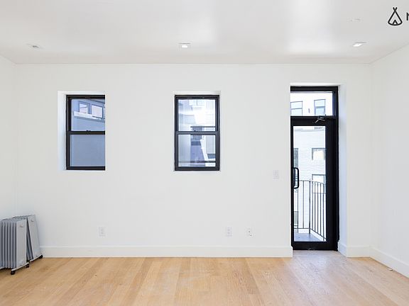 3rd image of 688 Washington Ave #3B