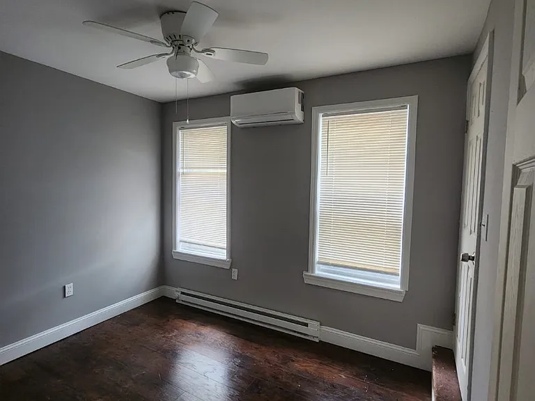 4413 Elizabeth St — Photo 3