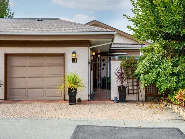 901 Kentwood Ln #51, Saanich, BC V8Y 2Y8