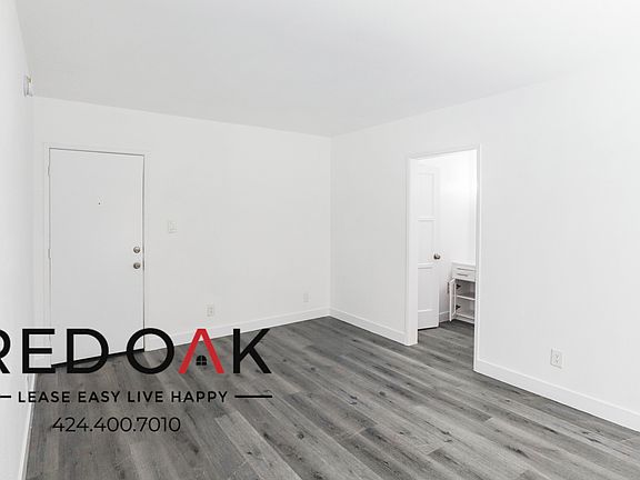 3rd image of 747 S Mariposa Ave #6