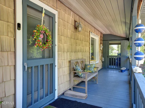 860 Crow Hill Road, Beaufort, NC 28516