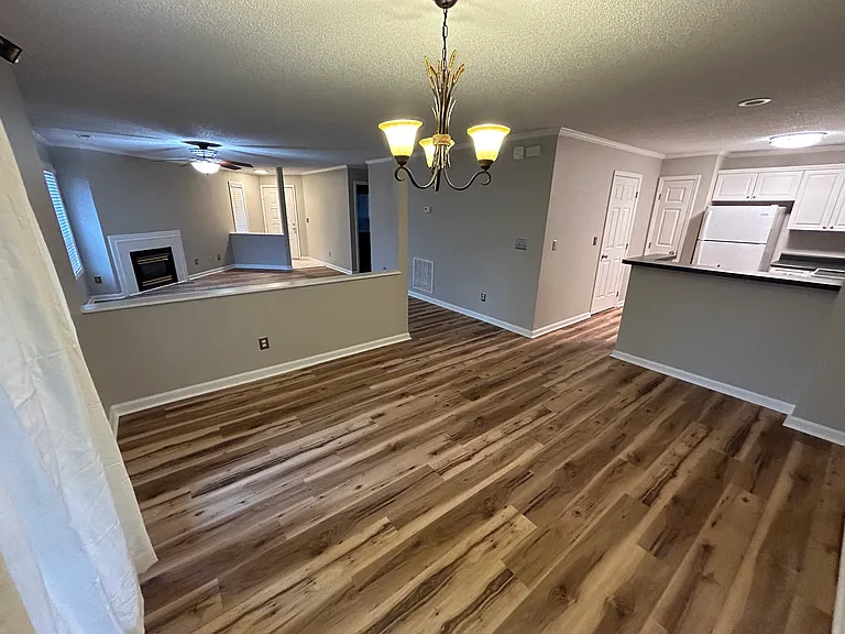 112 Breezewood Dr #D — Photo 9