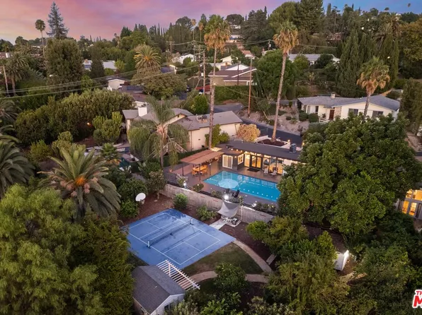 22505 Macfarlane Dr, Woodland Hills, CA 91364