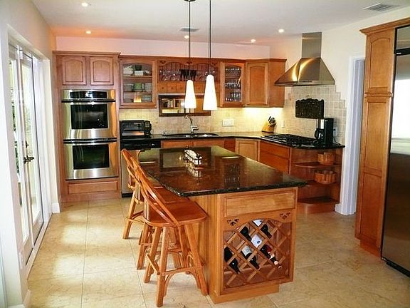 Cook's kitchen..granite, stainless & gas stove
