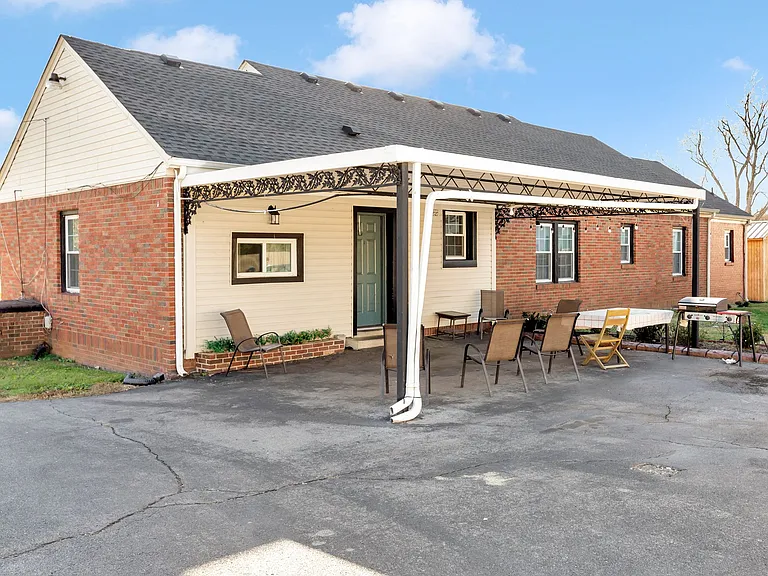 1419 Bradyville Pike — Photo 37