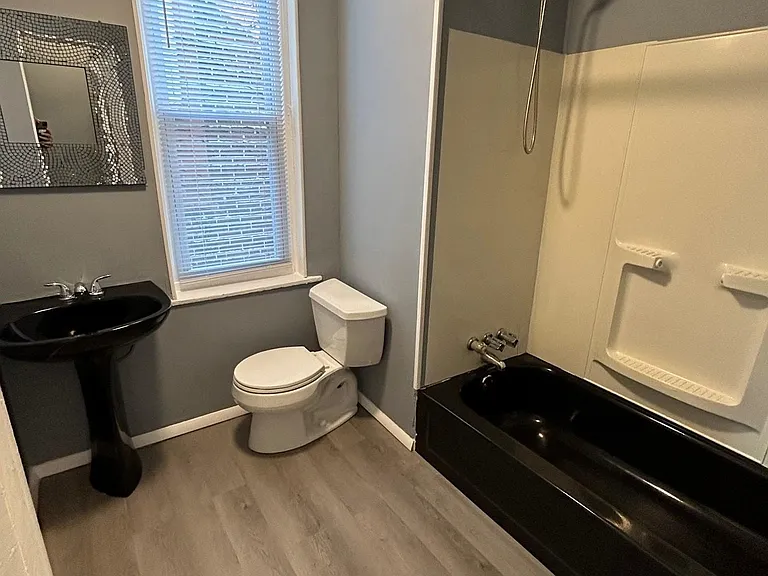 2519 W Gordon St — Photo 11