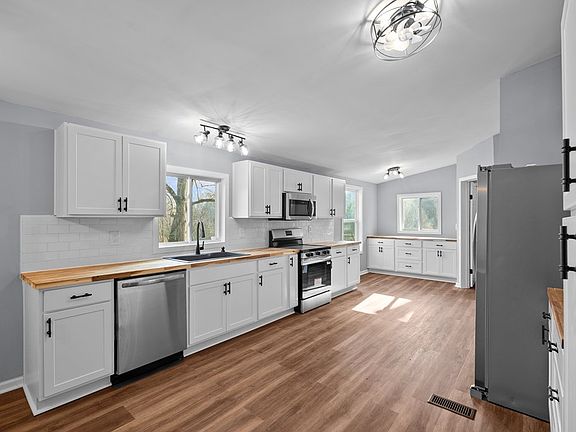 5th image of 430 Oak Grove Rd