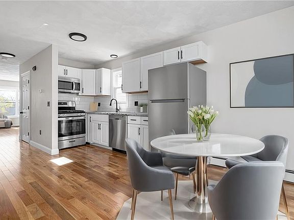 3rd image of 202 Sunbury St Unit 202B