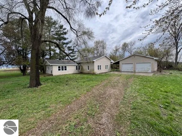 11469 W Roosevelt Rd, Carson City, MI 48811