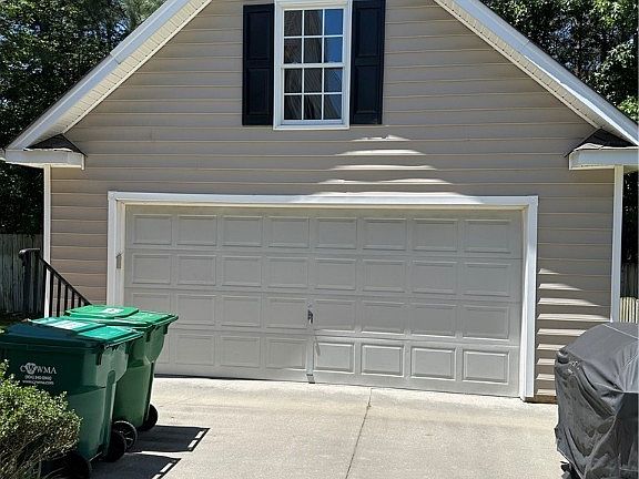 3rd image of 4840 Coachmans Landing Ct