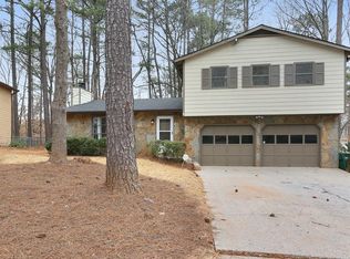 6849 Lakeview Ln, Doraville, GA 30360