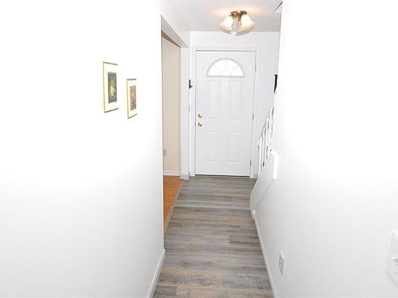 4th image of 1 Kenicott Cir