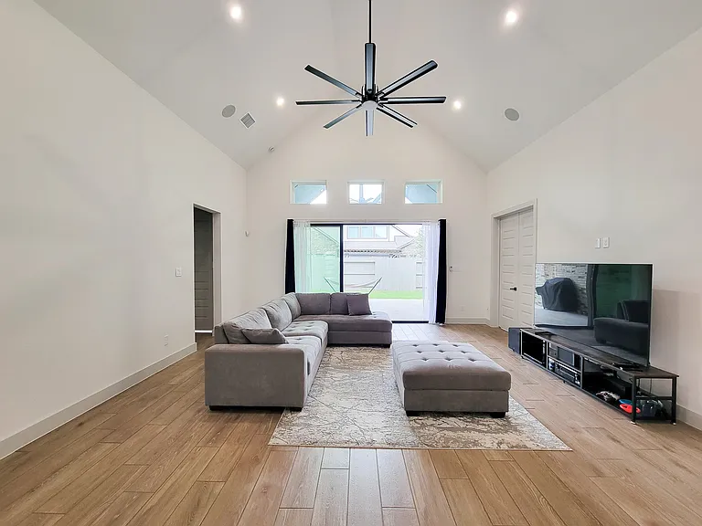 5023 Golden Peach Rd — Photo 10