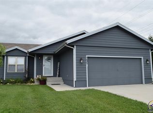 1621 SW Valley View Dr, Topeka, KS 66615