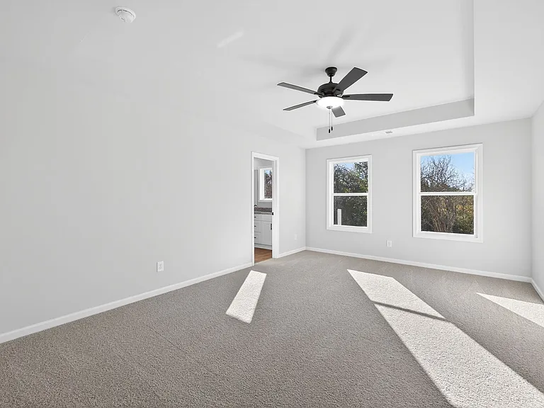 548 Madison St — Photo 6