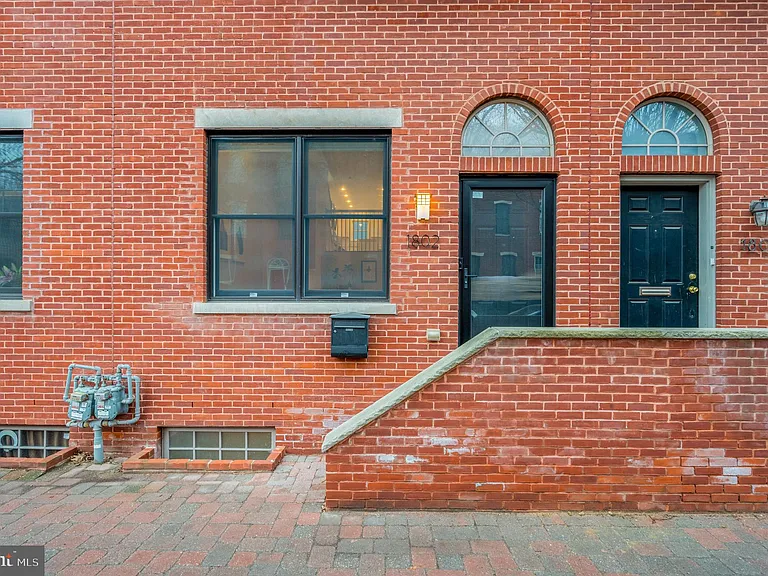 1802 Christian St — Photo 35