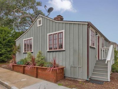 218 Park St, Pacific Grove, CA, 93950
