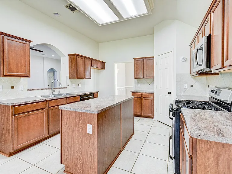 25910 Oakridge Forest Ln — Photo 17