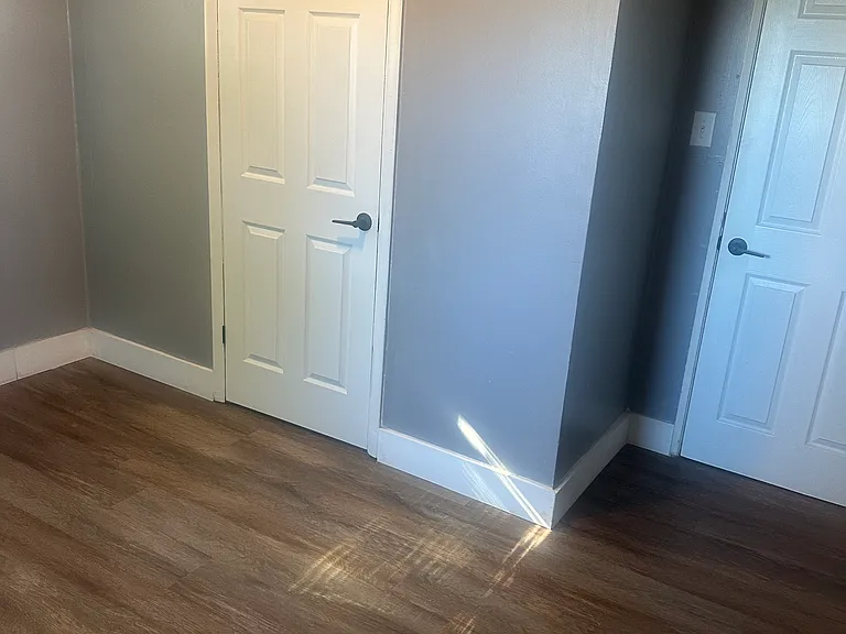 518 Clayton St — Photo 11