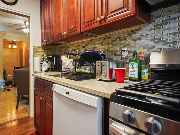 5th image of 1133 Midland Avenue #3K