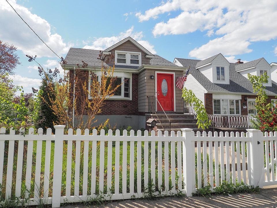1st image of 62 Raymond Ave