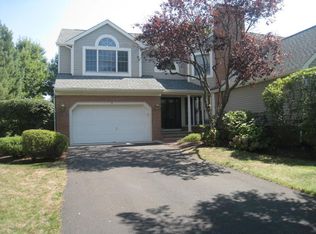 6 Quaker Ln, Little Silver, NJ 07739