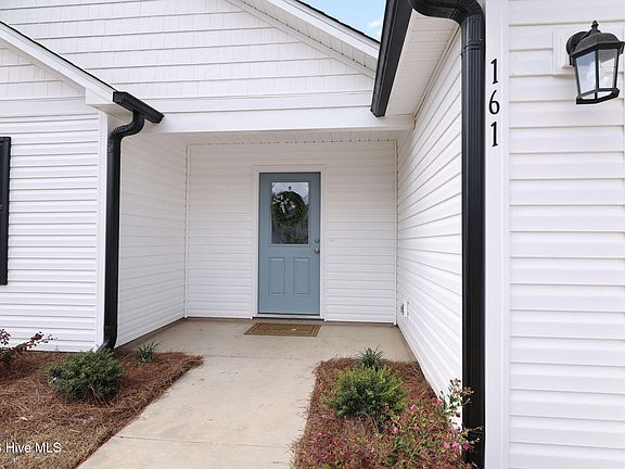 3rd image of 161 King Road